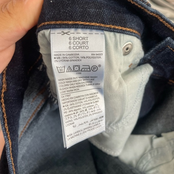 Old navy curvy jeans size 6 short - Picture 4 of 4